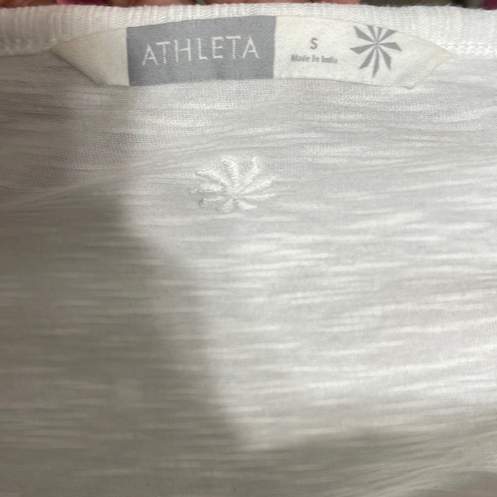Athleta embroidered V-Neck white top size S - Picture 6 of 7